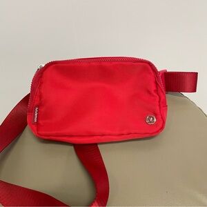 RED LULULEMON EVERYWHERE BELT BAG 1L